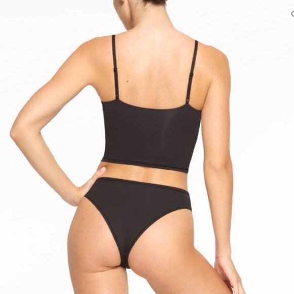 Skims Fits Everybody Cropped Cami NWT Sz L in Onyx - Picture 3 of 5